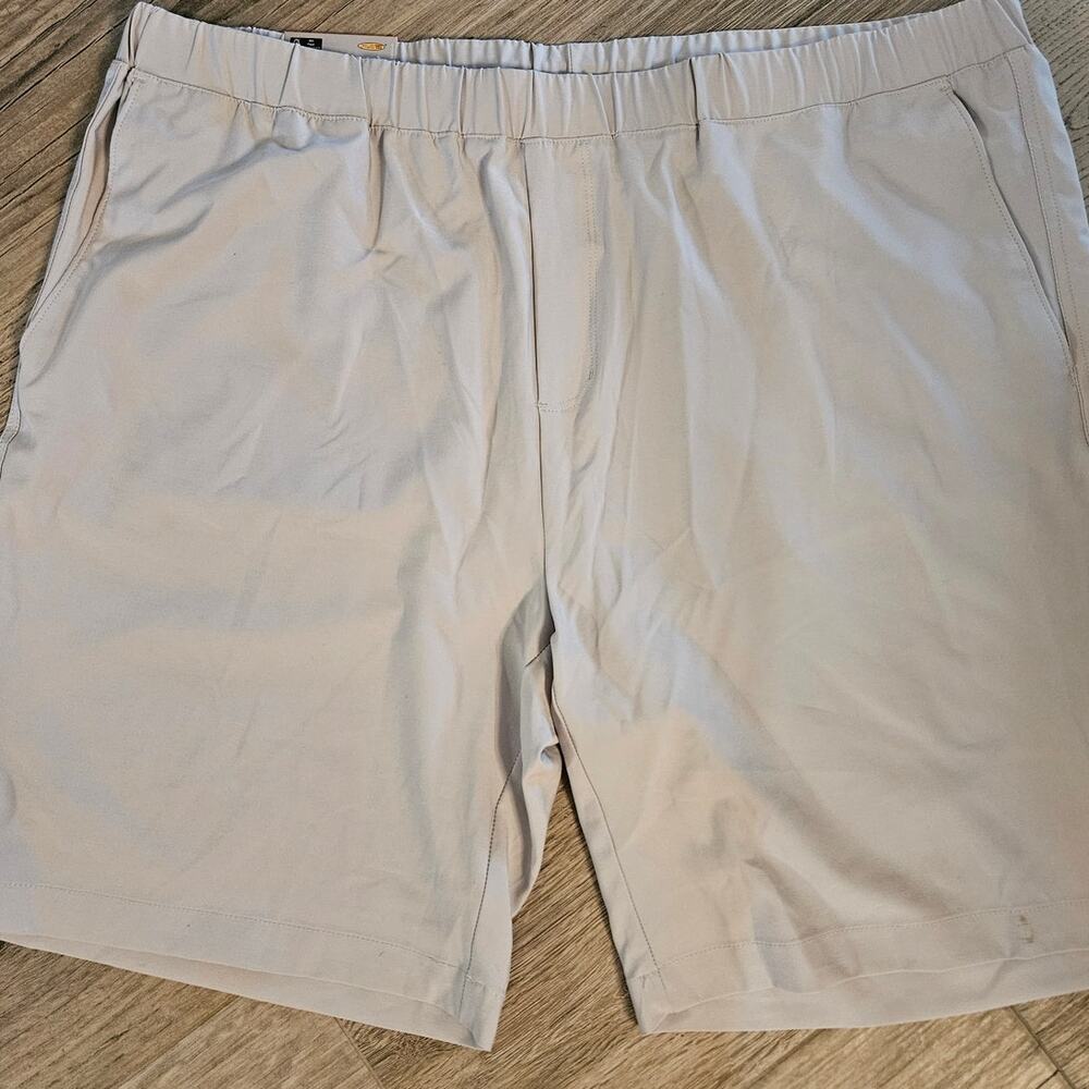 NWT 4-way Stretch Moisture Wicking Greg Norman XXL Golf Shorts Beige